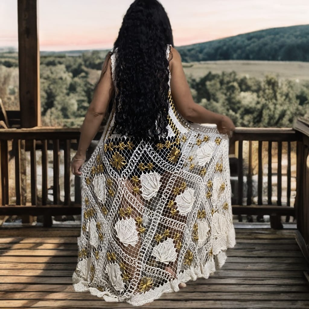 Vestido Off-White com Fio Dourado - Imagem 3